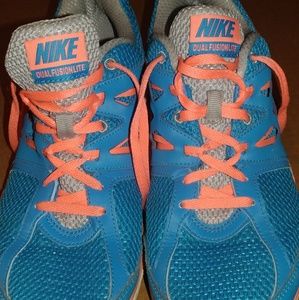 Nike Dual Fusion Lite